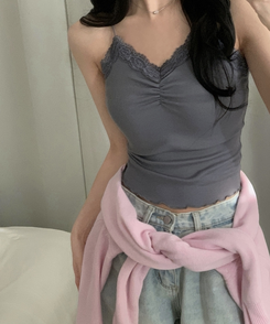 로제 레이스 꽃 셔링 슬리브리스 나시 차콜