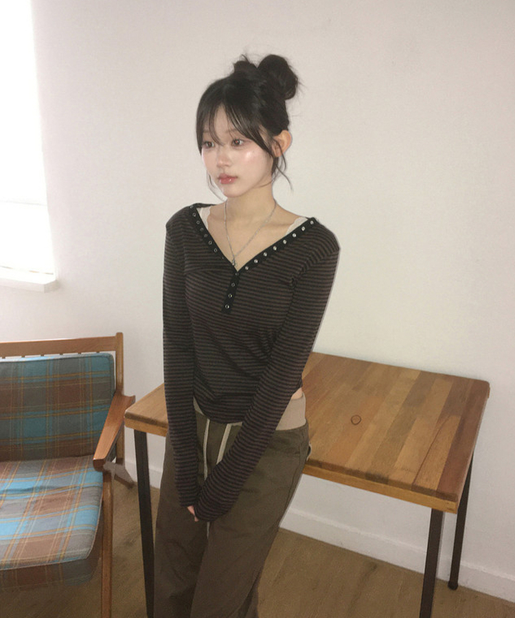 ボタンストライプトップス BROWN