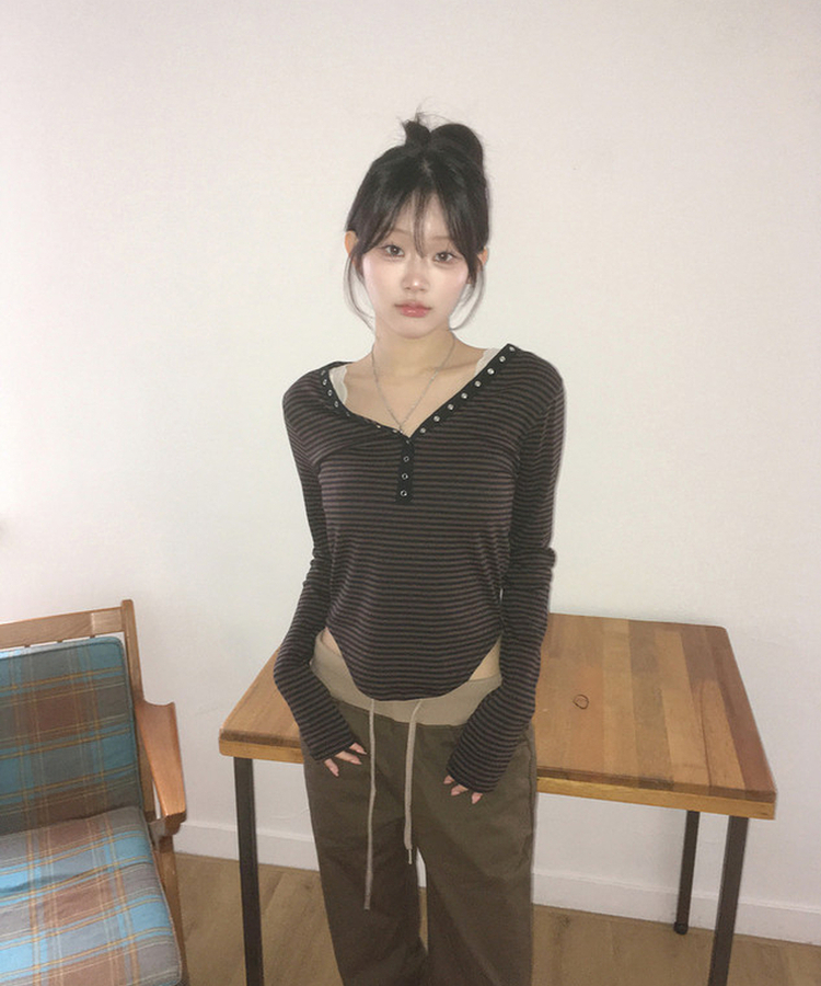 ボタンストライプトップス BROWN