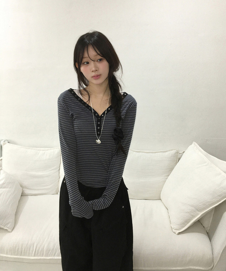 ボタンストライプトップス CHARCOAL