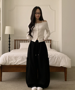 カーブワイドパンツ BLACK