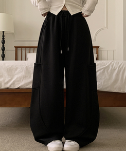 カーブワイドパンツ BLACK