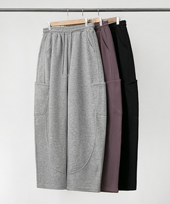 カーブワイドパンツ