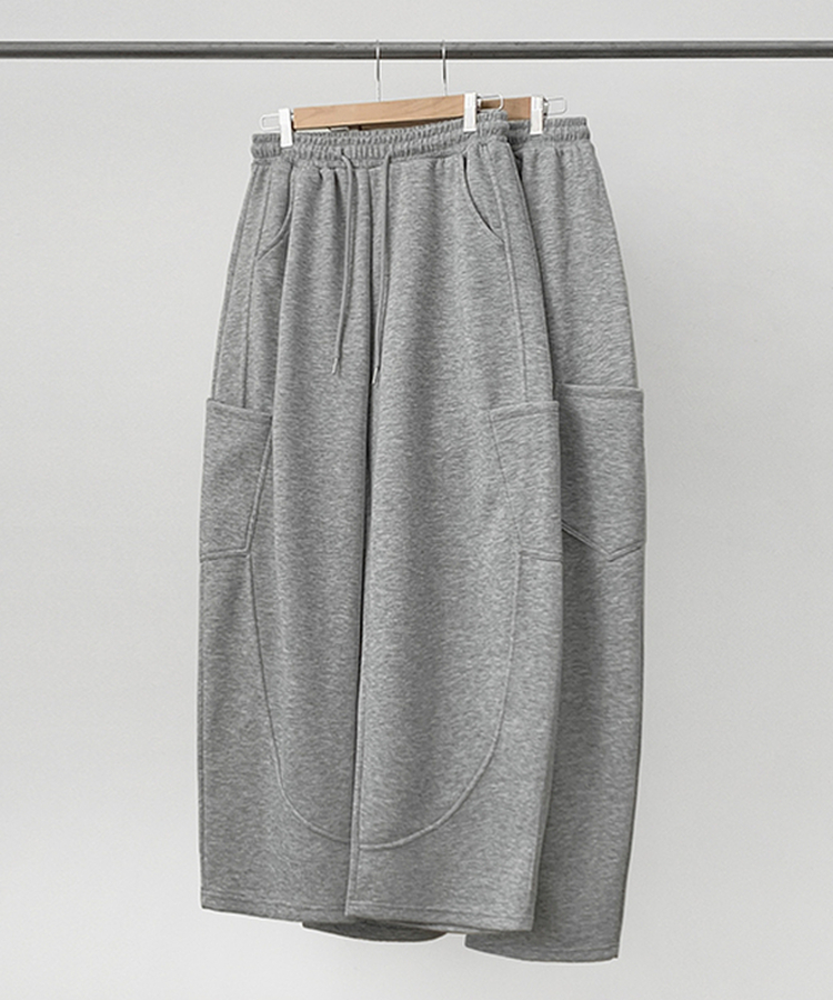 カーブワイドパンツ