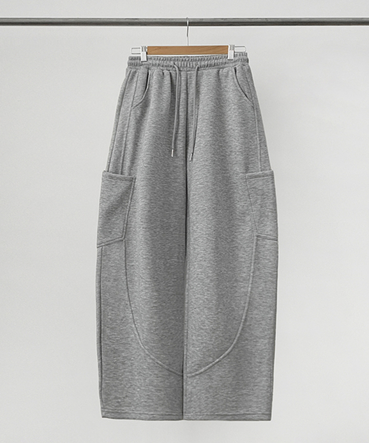 カーブワイドパンツ