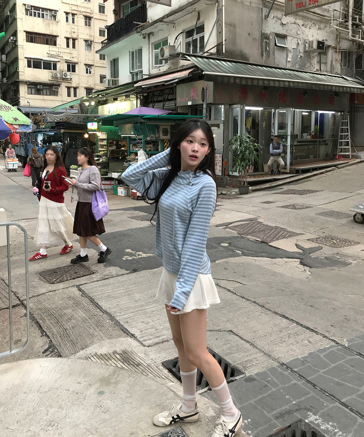 ボタンフードトップス SKY BLUE