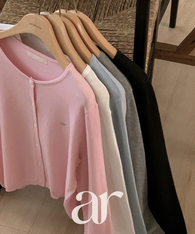 (なめらかタッチ / 華奢見え / デイリーカーディガン♥) シルバーペンダント付き ベーシックラウンドカーディガン