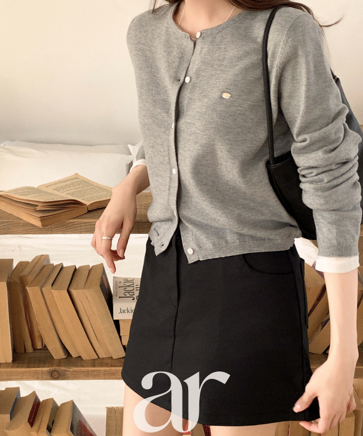 (なめらかタッチ / 華奢見え / デイリーカーディガン♥) シルバーペンダント付き ベーシックラウンドカーディガン GRAY