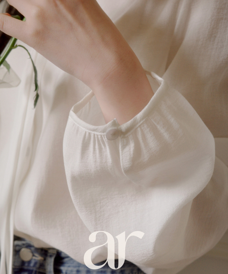 （MADE／着回し力抜群／シワになりにくい／ベストセラー♥）タイ付き 長袖ブラウス IVORY