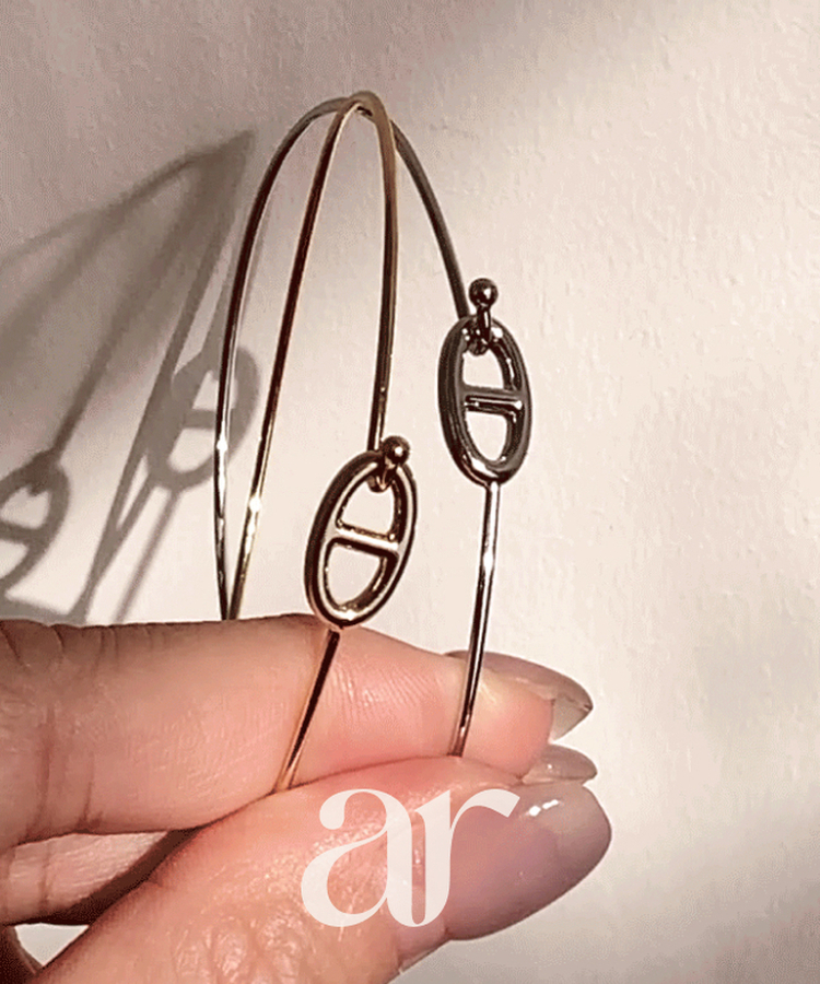 (細身ライン／ポイントチャーム／レイヤードおすすめ)   オーバル スリム オープン リング ブレスレット   SILVER