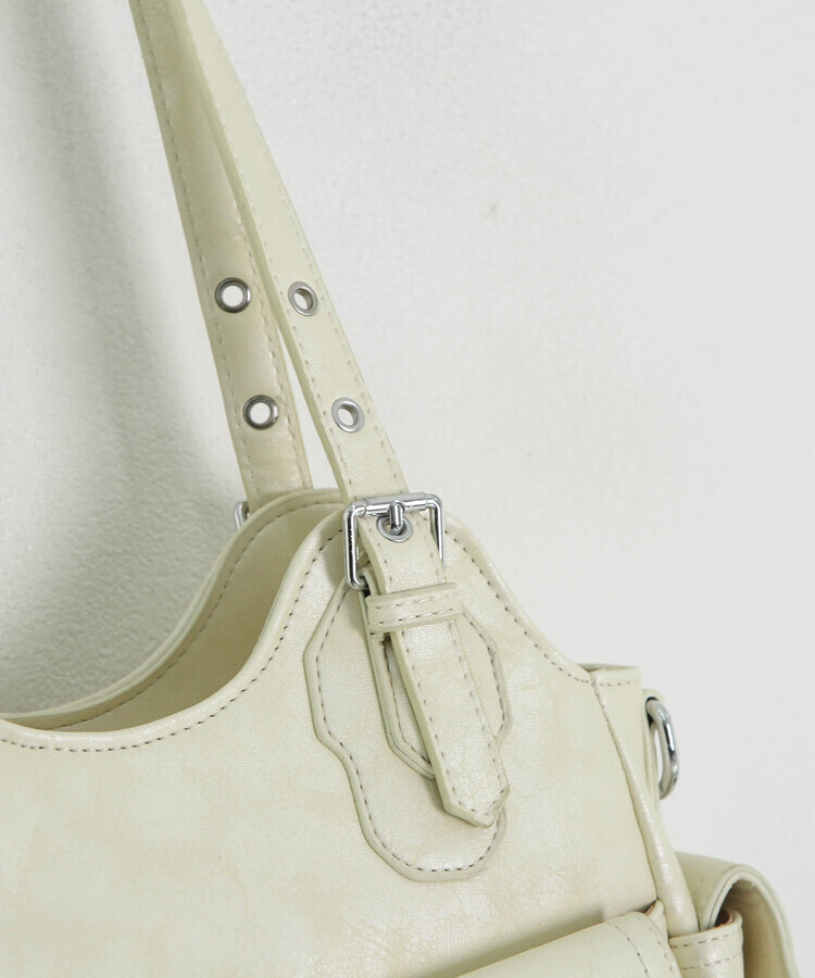 【今回の企画展限定キーリング贈呈】Y2Kマルチポケットショルダーバッグ