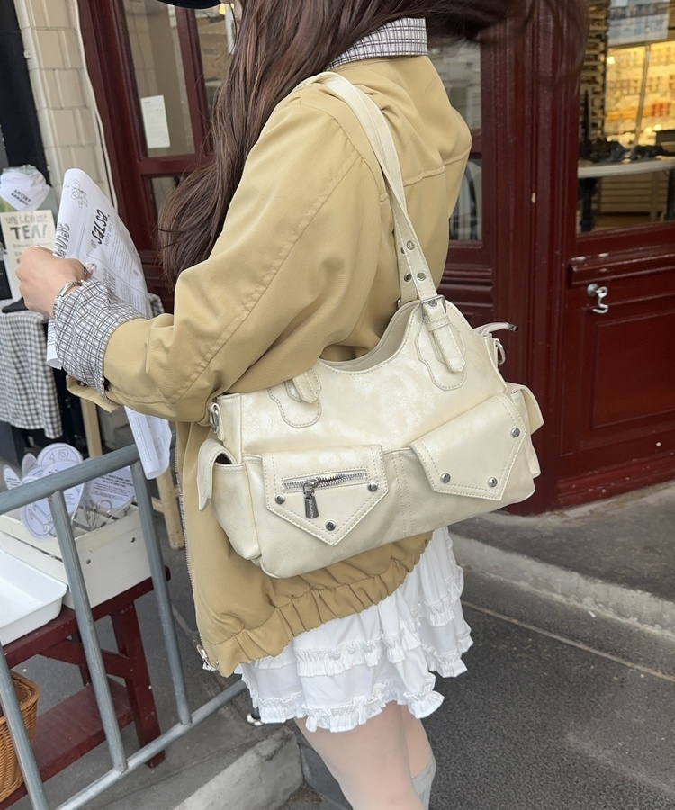 【今回の企画展限定キーリング贈呈】Y2Kマルチポケットショルダーバッグ BEIGE