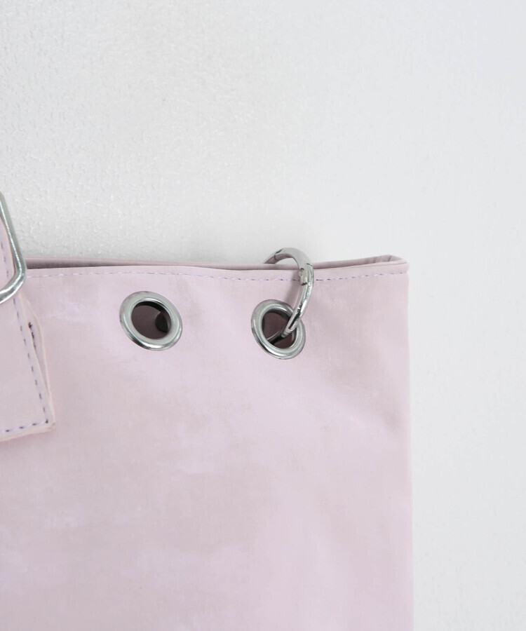 【今回の企画展限定キーリング贈呈】スエードアイレットスクエアバック