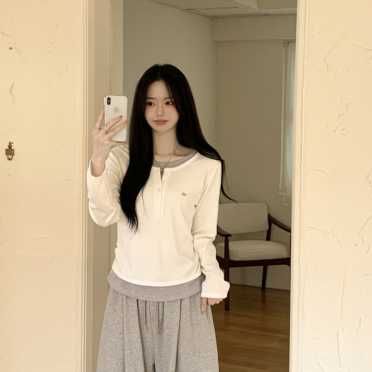 레이어드 펜던트 허리셔링 헨리넥 버튼 배색 레이어드 라운드넥 긴팔티셔츠 아이보리