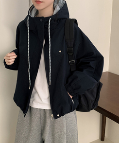 ペンダントバイカラーフードウィンドブレーカー NAVY