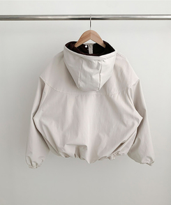 ペンダントバイカラーフードウィンドブレーカー