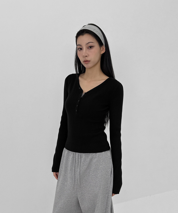 ヘンリーネックニット BLACK