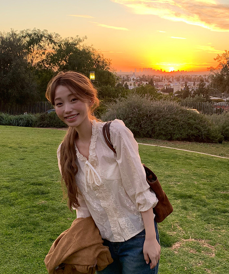 アンティークフリルブラウス BEIGE