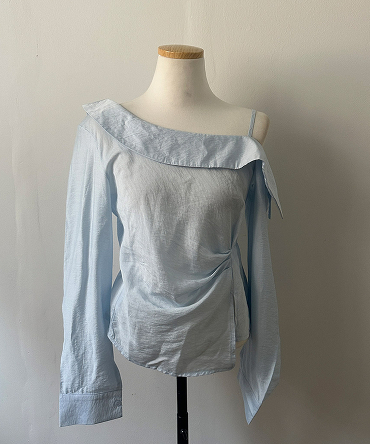 ワンオフシアリングスリットブラウス