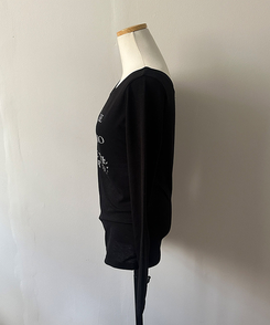 レタリングワンオフショルダー長袖Tシャツ