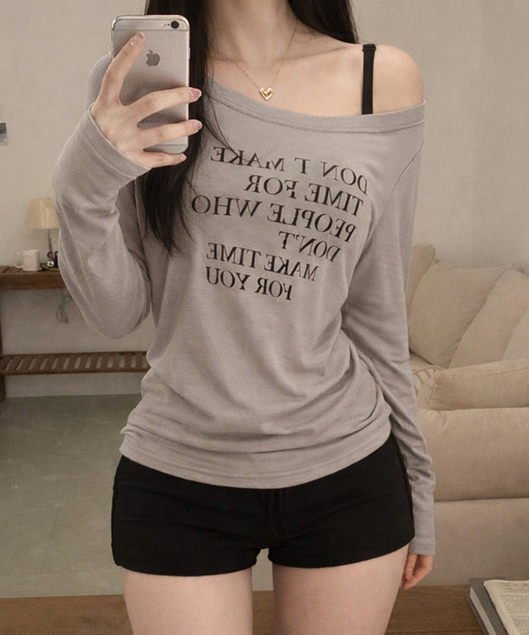 レタリングワンオフショルダー長袖Tシャツ BEIGE