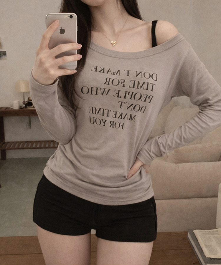 レタリングワンオフショルダー長袖Tシャツ BEIGE