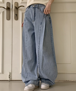 カーブピンタックデニム LIGHT DENIM