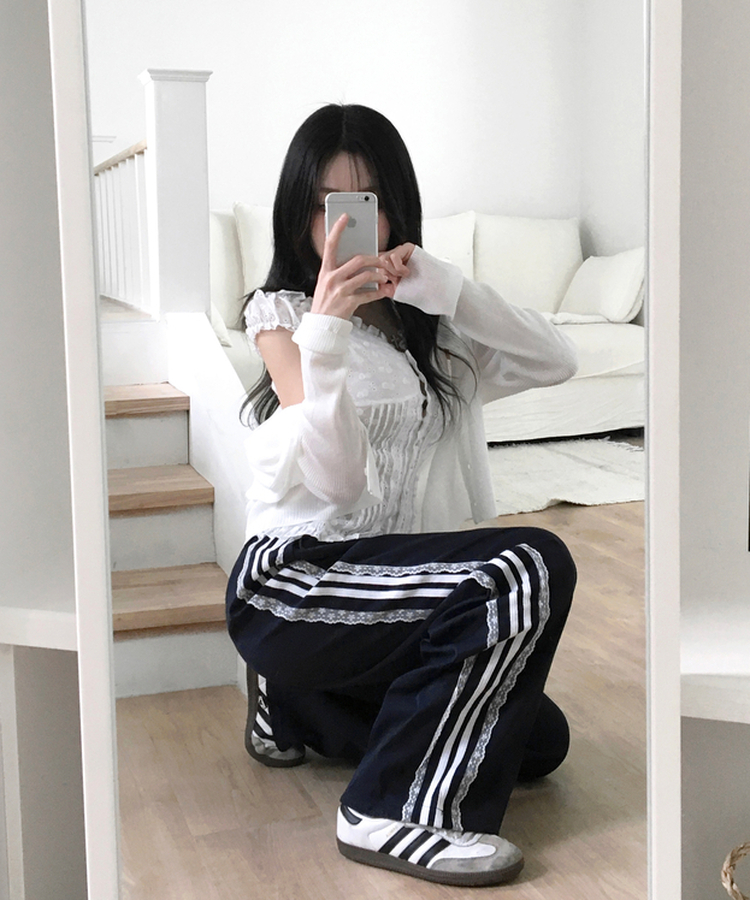 엘빈 레이스 프릴 블라우스 화이트