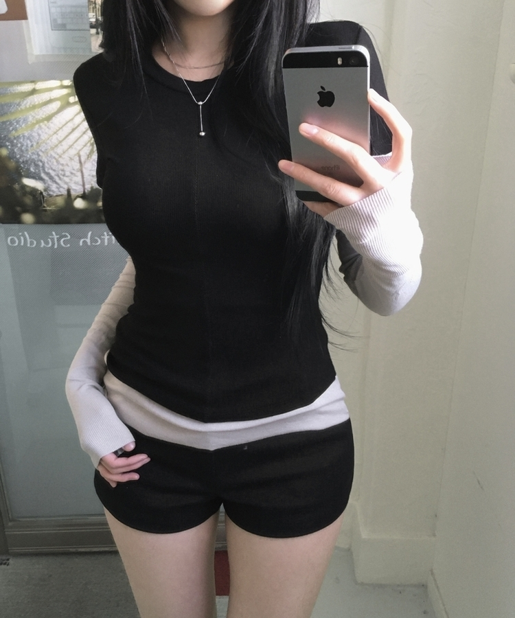 スリットレイヤード長袖Tシャツ BLACK