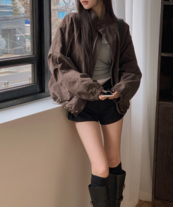 ハイネックウィンドブレーカージャケット BROWN