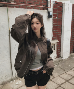 ハイネックウィンドブレーカージャケット BROWN