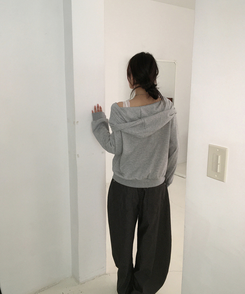 フードオフショルダートップス GREY