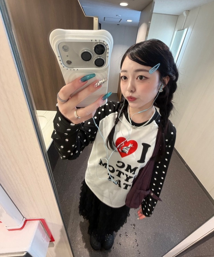 ドット柄ラグランTシャツ｜長袖Tシャツ｜韓国ファッション通販 SONA