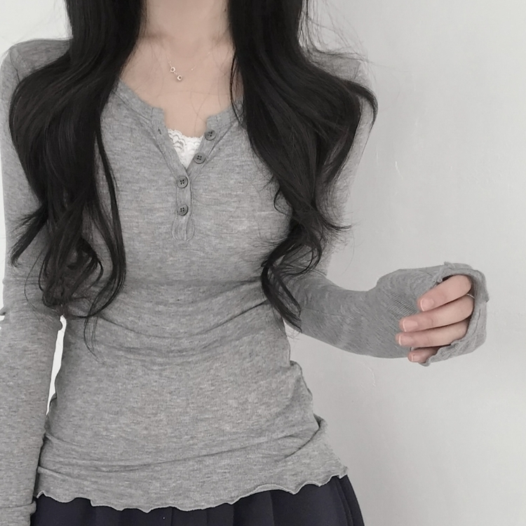 フリルボタンヘンリーネックスリムフィット長袖Tシャツ GREY