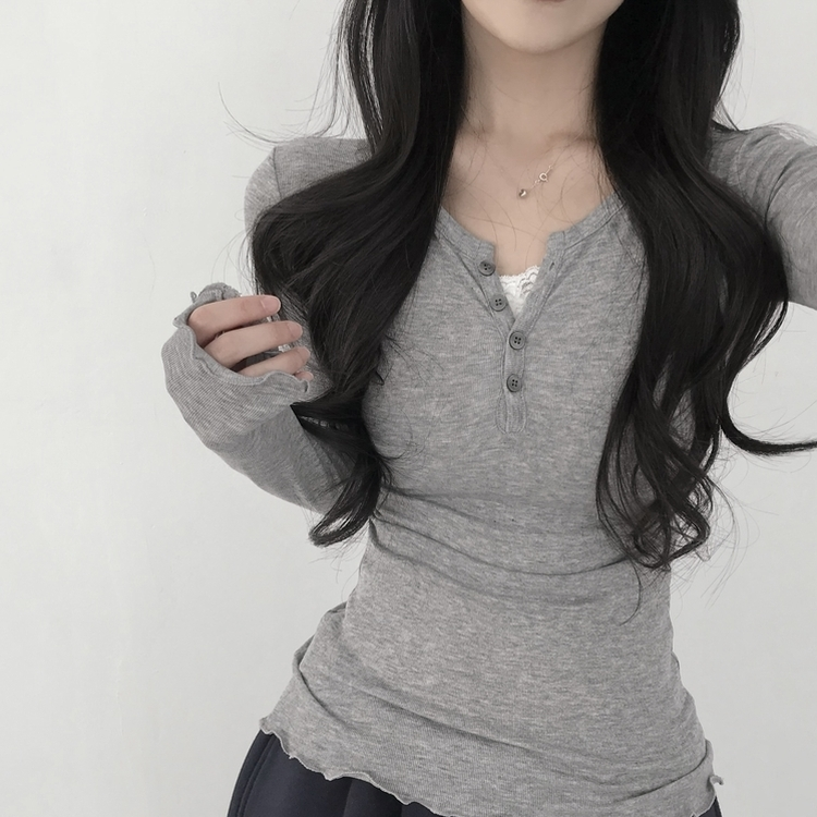 フリルボタンヘンリーネックスリムフィット長袖Tシャツ GREY