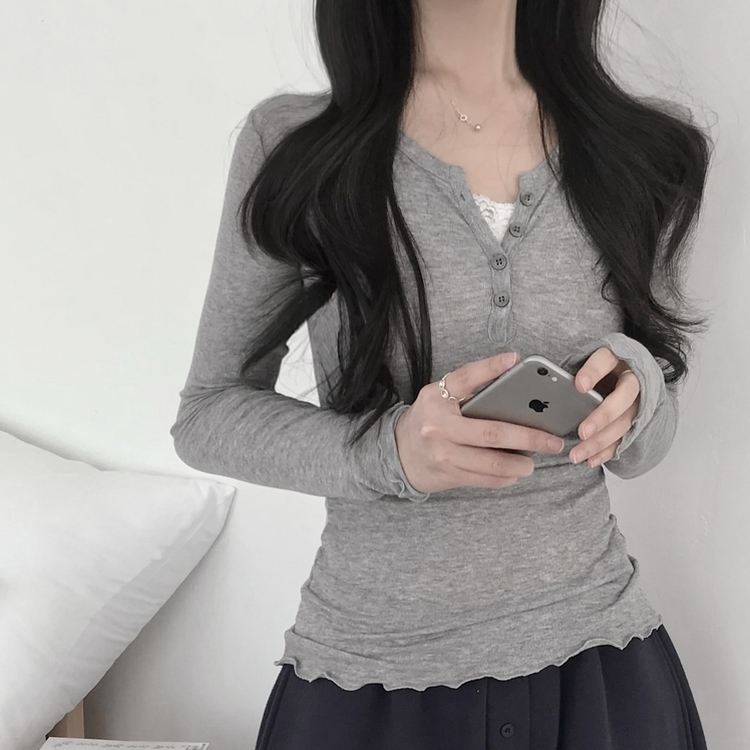 フリルボタンヘンリーネックスリムフィット長袖Tシャツ GREY