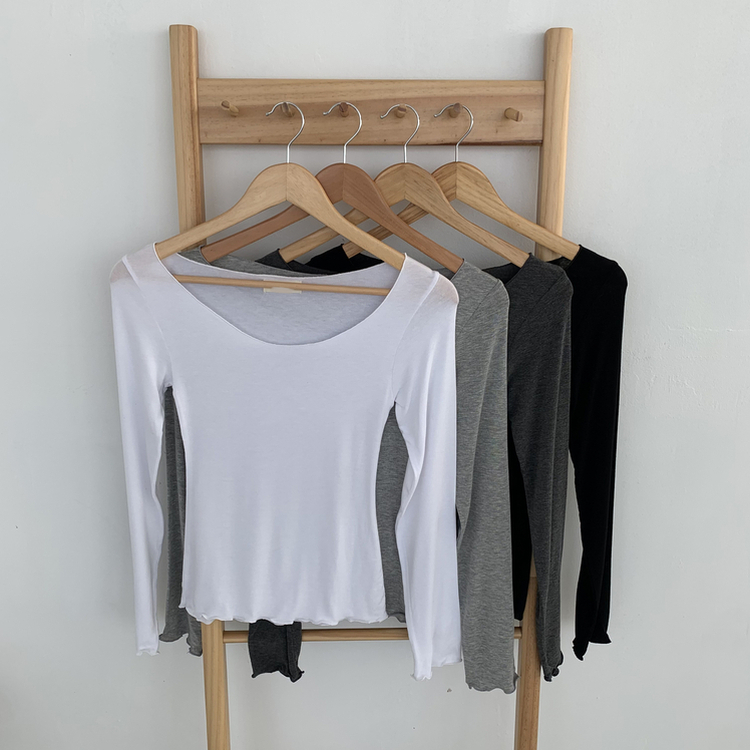 ベーシックUネック長袖Tシャツ