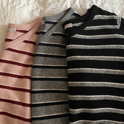 ボーダーバイカラーVネックニット