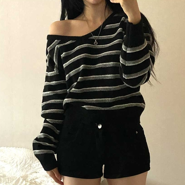 ボーダーバイカラーVネックニット BLACK