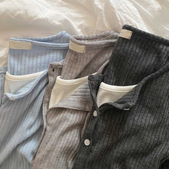 レイヤードボタンカーディガン