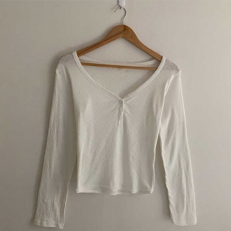 パンチングVネックボタン長袖Tシャツ