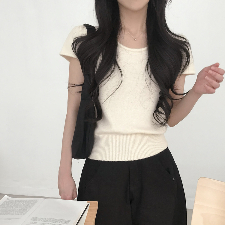 ラブリーUネック半袖ニット BEIGE