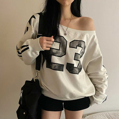 オフショルダーライントレーナー MILK