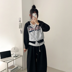 ラグランクロップドフードジップアップ BLACK