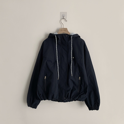 バイカラーフードウィンドブレーカー