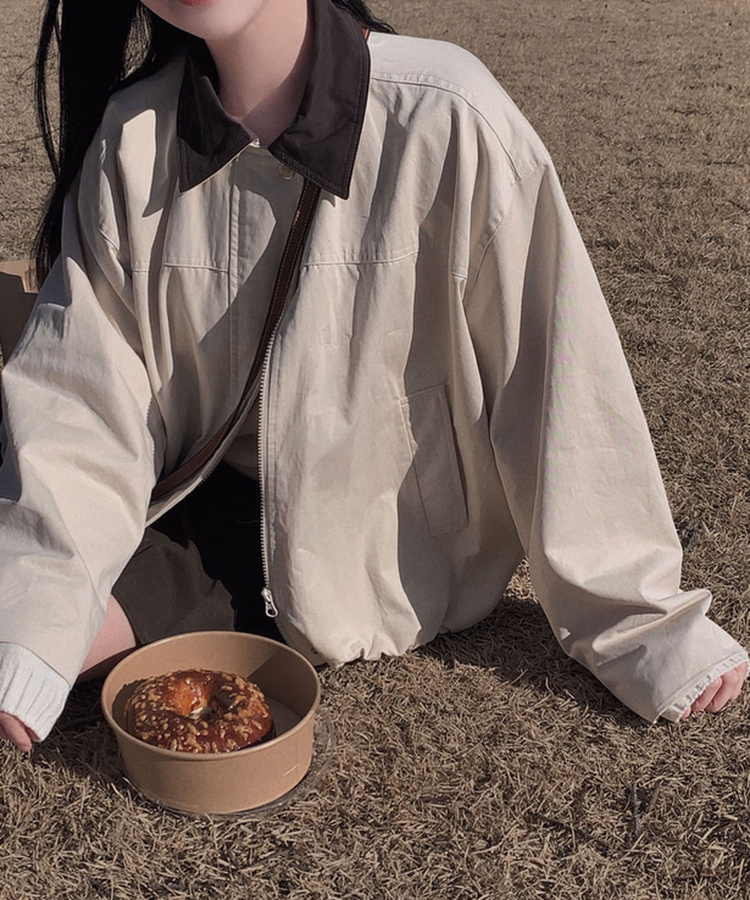 특별한 배색포인트아이즈 배색 카라 루즈핏 스트링 자켓 점퍼 크림