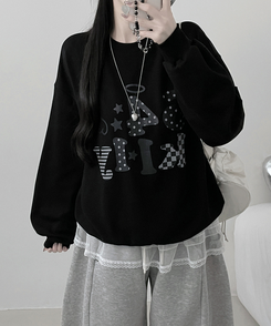 칼리도트레터링프린팅박스핏긴팔맨투맨 블랙