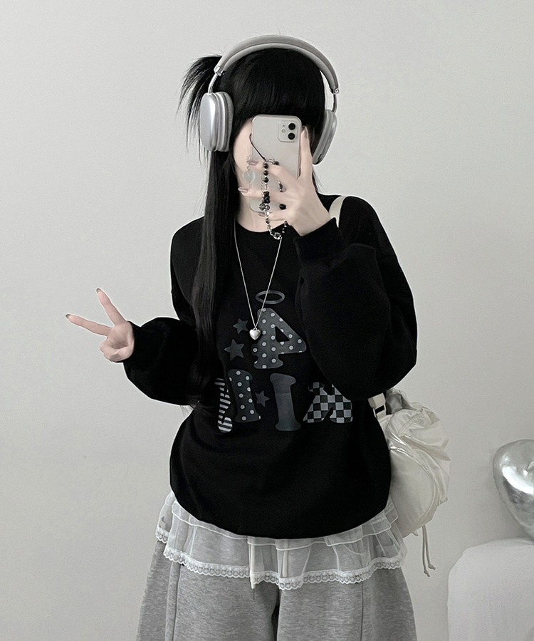 칼리도트레터링프린팅박스핏긴팔맨투맨 블랙