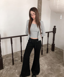 ローライズブーツカットデニム BLACK