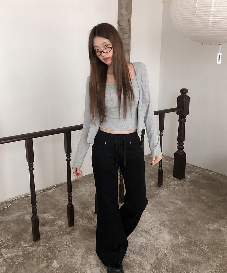 ローライズブーツカットデニム BLACK